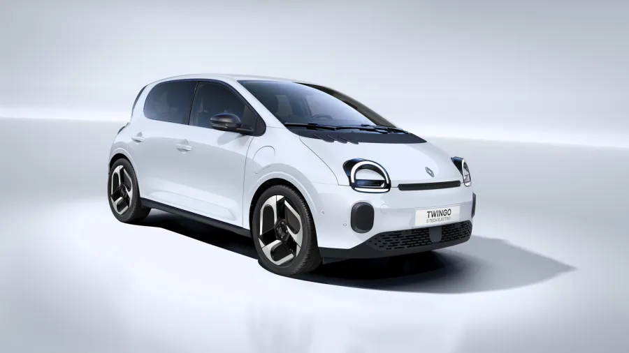 Renault Twingo E-Tech Electric in Weiß, Studio-Freisteller auf grauem Gradient-Hintergrund